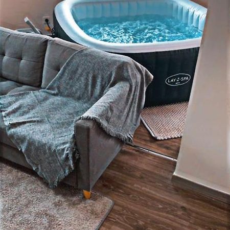 Appartement Cosy Et Chaleureux Avec Jacuzzi Seraing Esterno foto