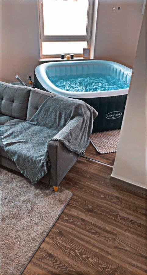 Appartement Cosy Et Chaleureux Avec Jacuzzi Seraing Esterno foto